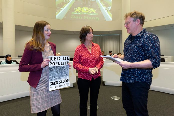 De bewoners hebben al 1900 handtekeningen opgehaald tegen sloop van het oude schoolgebouw.
