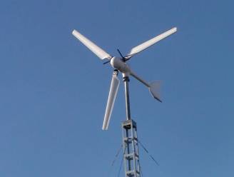 Mast van 15 meter hoge windmolen knapt na twee dagen: Twentse leverancier stuurt toch de rekening