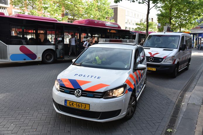 Hulpdiensten in het centrum van Nijmegen na de aanrijding.