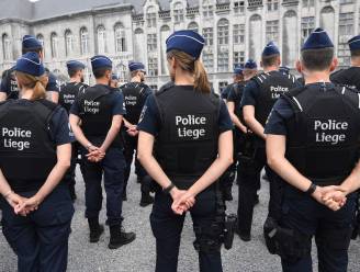 De Wever bij minuut stilte voor agenten: "Vorige week werden ze uitgemaakt voor moordenaars. Nu werden twee politiemensen lafhartig vermoord"