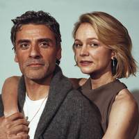Oscar Isaac en Carey Mulligan uit ‘Beef’: ‘Doordat we dagelijks overspoeld worden met vreselijke dingen, trekken we de gordijnen dicht’