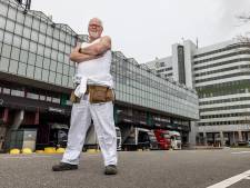 Theo is maar wat groos op zijn Westland: ‘Maar als echte Westlander moet je wel de taal beheersen’