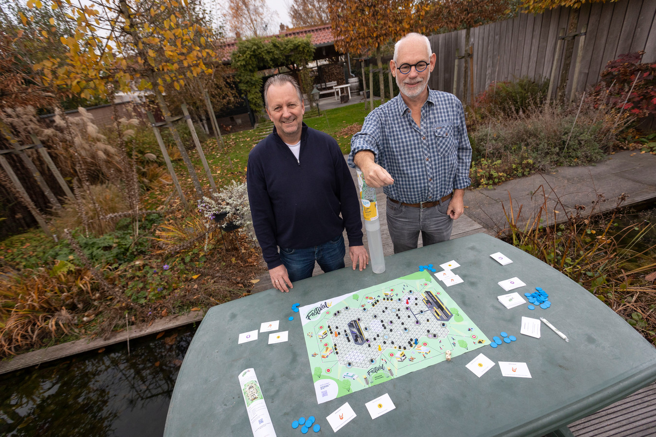 Erik van der Veer en Conrad Moormann hebben een spel bedacht: het festivalspel. Om het gemis aan festivals in coronatijd een beetje goed te maken.
