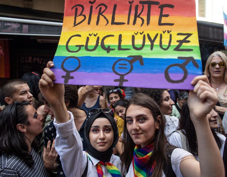 Deelnemers van de Pride-week van Istanbul in 2019.   Beeld EPA