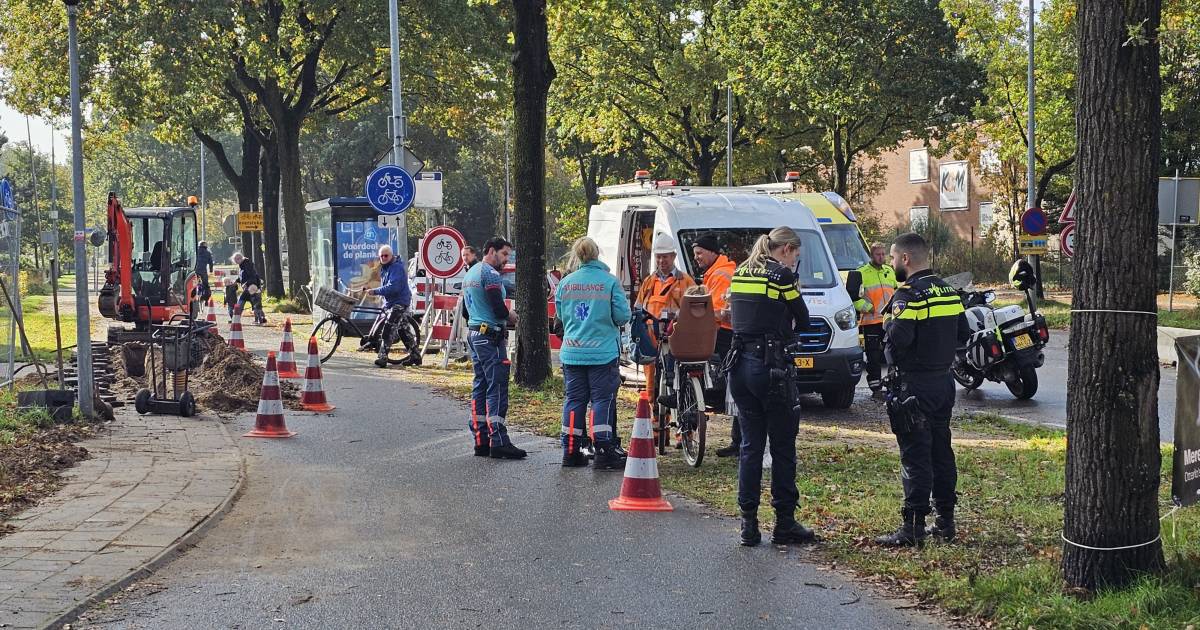 Frontale botsing op fietspad: één fietser gewond naar ziekenhuis.