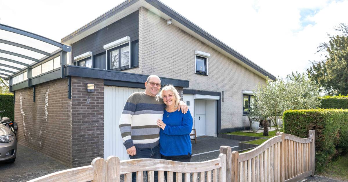 Het huis van Régy en Monique staat te koop: ‘Als we het nu niet doen, komt het er niet meer van’ | D