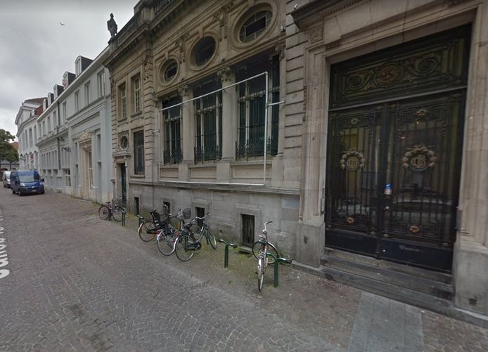 De feiten speelden zich af aan danscafé De Coulissen in Brugge.