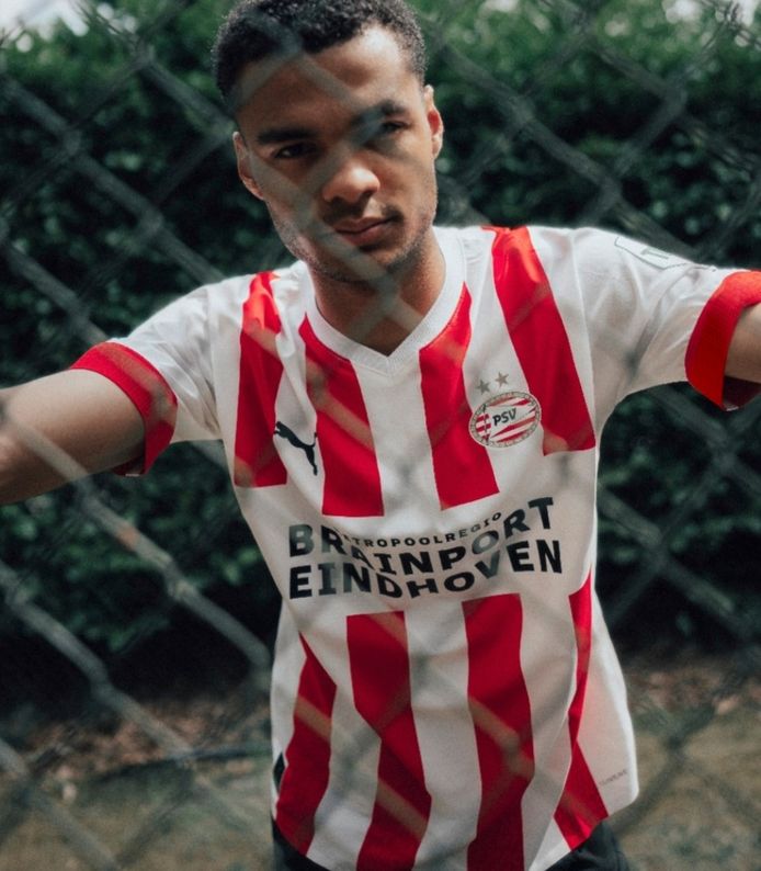 Spreek luid Zij zijn Accountant PSV introduceert met foto's van Sangaré en Gakpo het nieuwe thuisshirt voor  het seizoen 2022-2023 | PSV | ed.nl