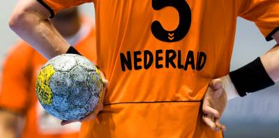 Handballers moeten buigen voor Hongarije