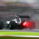 Lewis Hamilton glibbert naar zege in chaotische GP Japan