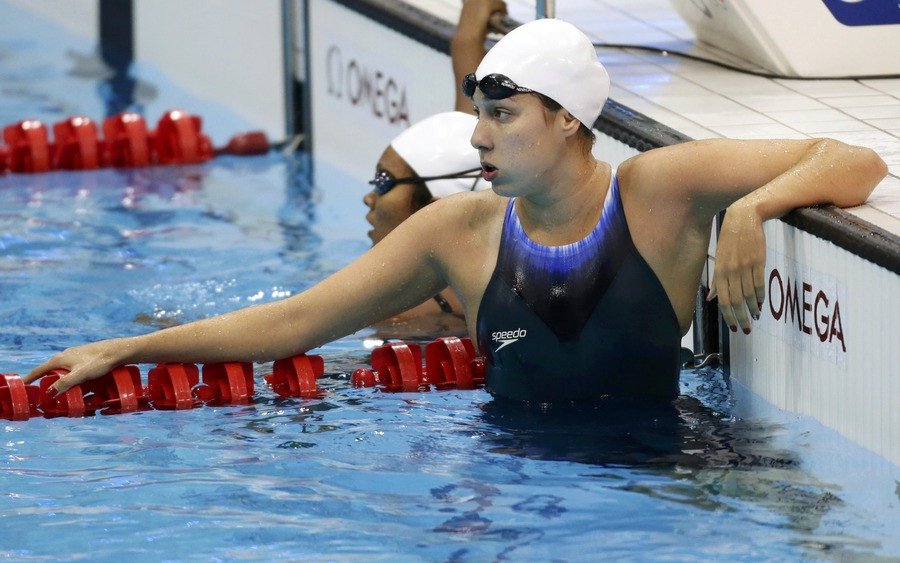 как правильно пловчихи или плавчихи