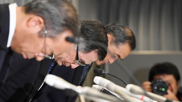 Des dirigeants de Suzuki s'excusent lors d'une conférence de presse à Tokyo, Japon, le 9 août 2018.