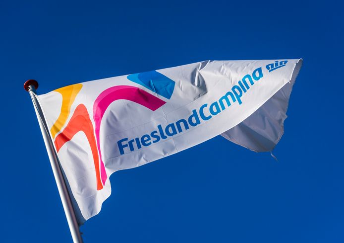 Vlag van zuivelconcern FrieslandCampina.