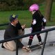 Hartverwarmend: 'hangjongere' leert 6-jarige skateboarden