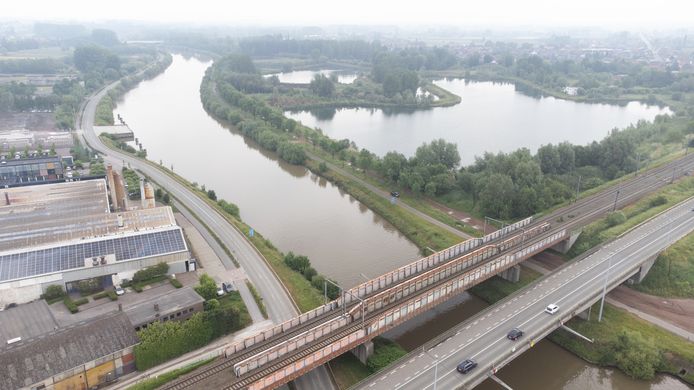 Steenbakkerij Vande Moortel zal acht jaar nodig hebben om de ontginningsputten aan de overkant van de Schelde op te vullen.