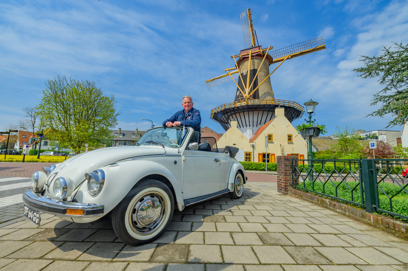 Kever Cabrio huren rode of witte als Trouwauto