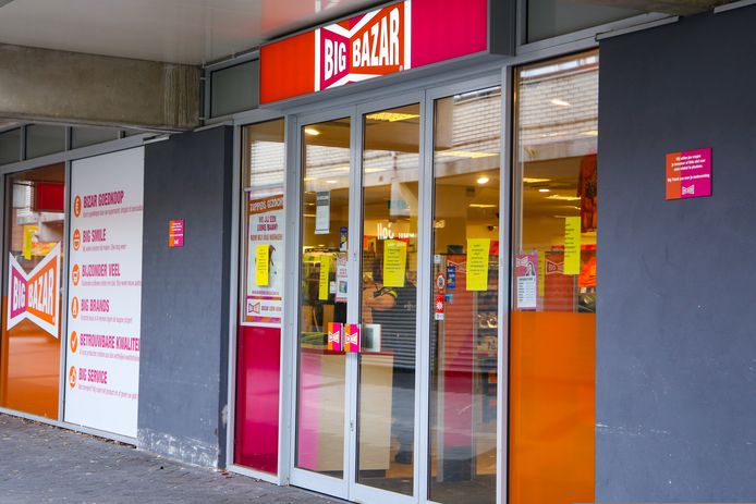 Voordeelwinkel Big Bazaar in winkelcentrum Schothorst.