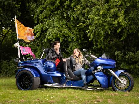 Vlak voor haar eerste motorrijles hoort Wendy dat ze aan MS lijdt: ‘Probeer tranen te verdringen’