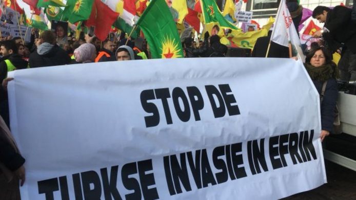 Duizenden Koerden bezetten de straten van Keulen