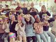 Bewoners Villa Vief op bezoek in Rozenschool
