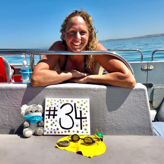 Chloe McCardel na haar 34ste keer over het Kanaal (archiefbeeld).