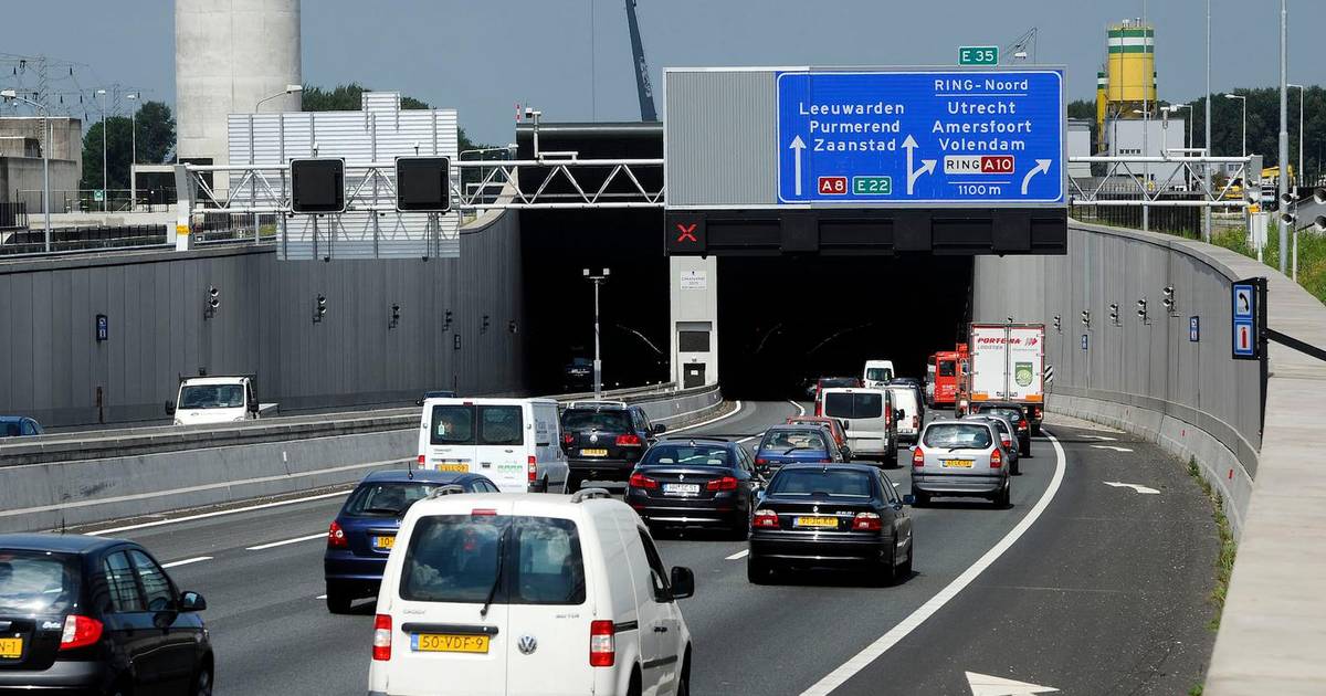 A10 bij Coentunnel blijft tot laat in de avond dicht Amsterdam AD.nl