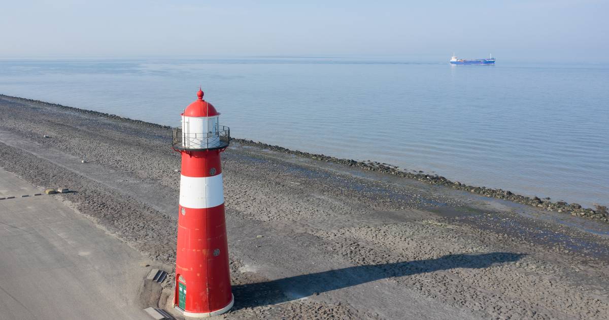 Scheuren in de vloeren ontdekt: voorlopig geen foto's meer vanaf de Westkapelse vuurtoren - PZC