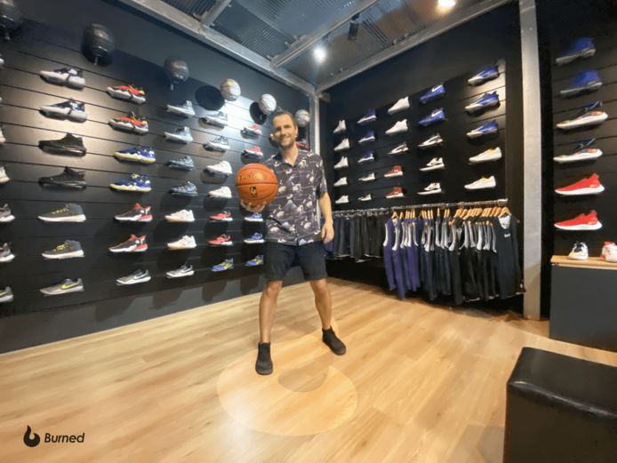 speer Kapper Mijnenveld Basketbalwinkel Burned Sports maakt doorstart na faillissement: 'Tijd voor  een frisse start' | Den Bosch, Vught | bd.nl