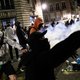 Onrust in Frankrijk na geforceerde pensioenhervorming: ‘De Fransen voelen zich gebrutaliseerd’