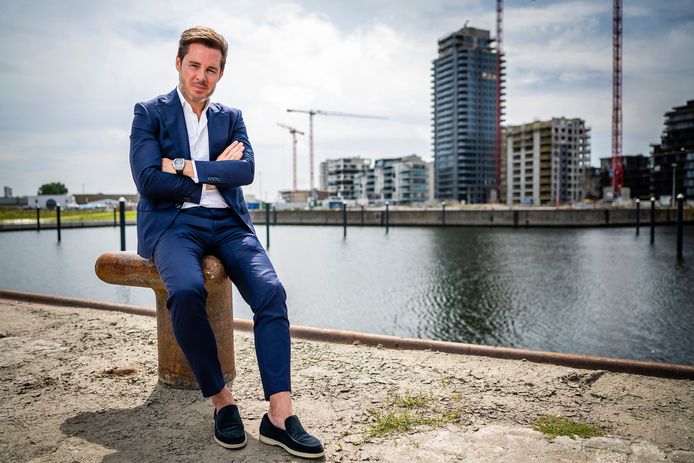 Bart Versluys aan het project Oosterhoeve in Oostende. Dankzij slimme investeringen als CEO van Groep Versluys, prijkt de familie nu op plek 111 op de lijst van De Rijkste Belgen.