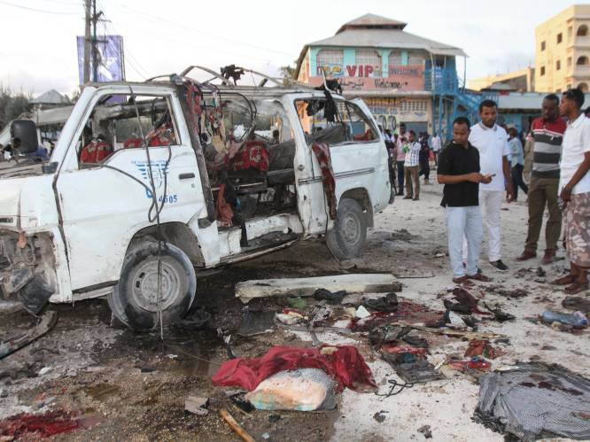 Minstens tien doden bij aanslag met bomauto aan restaurant in Somalië