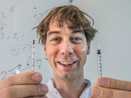 Deze apotheker haalt niet zes maar zéven prikken uit coronavaccin: ‘Elke prik telt in tijd van schaarste’