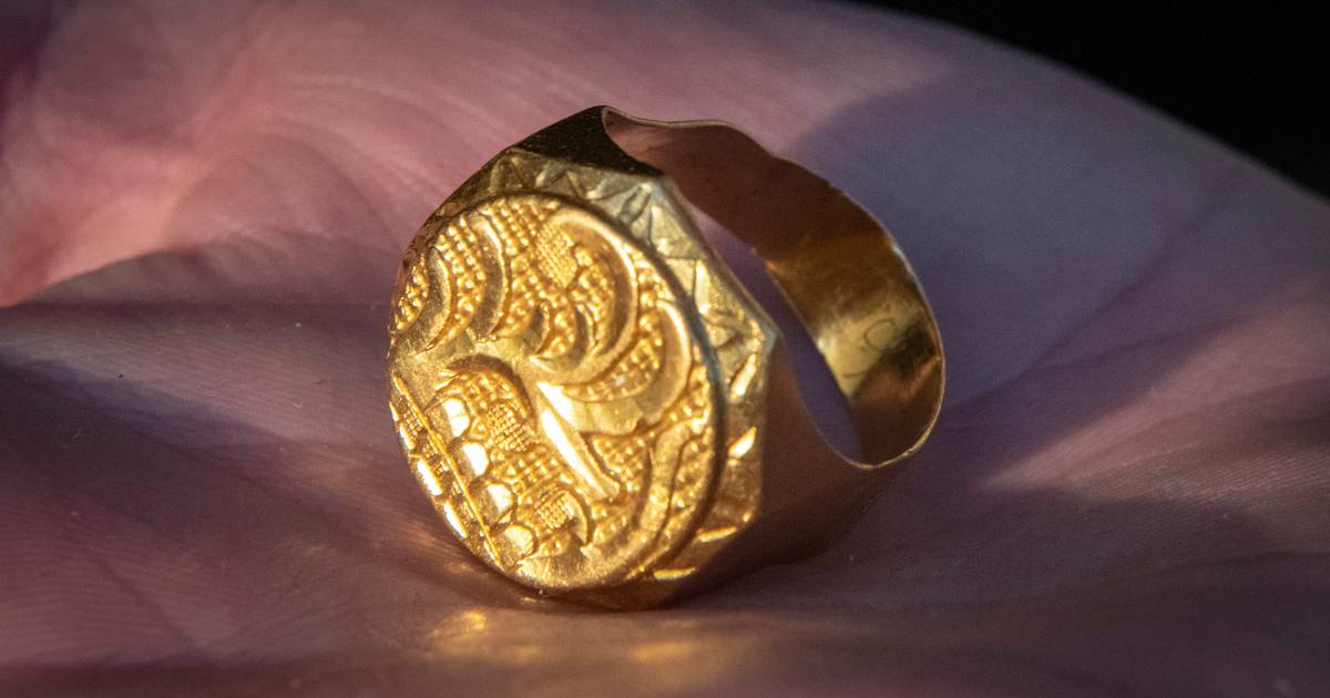 Eigenaar van de in de mest verloren ring gevonden: ‘Het verhaal komt vaak voorbij op familiebijeenko
