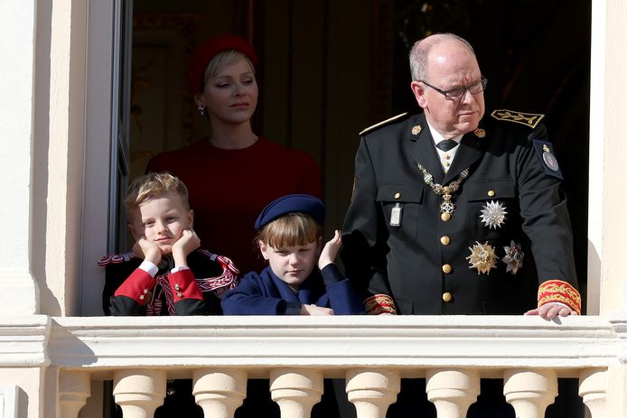 Albert en Charlene met hun twee kinderen. Segretain/Getty Images)