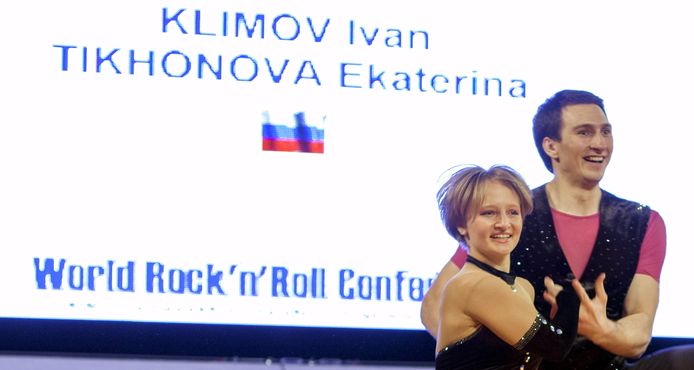 Katerina Tikhonova met danspartner Ivan Klimov tijdens een danswedstrijd in het Poolse Krakau in 2014.