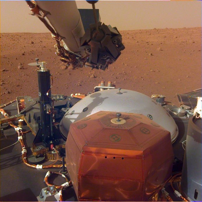 Archiefbeeld van de InSight-lander op Mars.