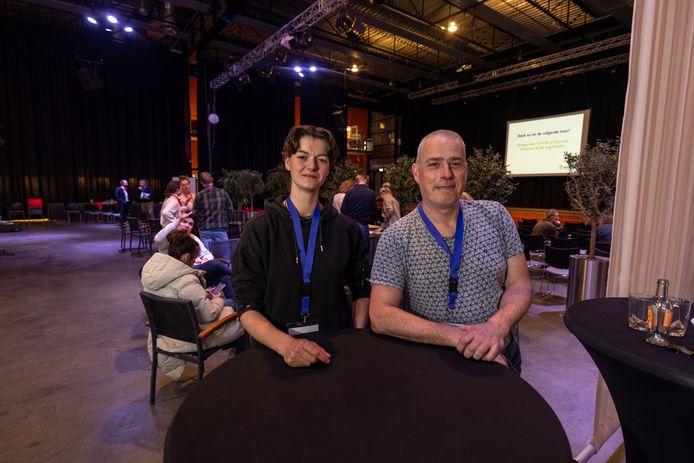 Richard (54) en Sanne (23) bepalen toekomst van Dronten (samen met 98 ...