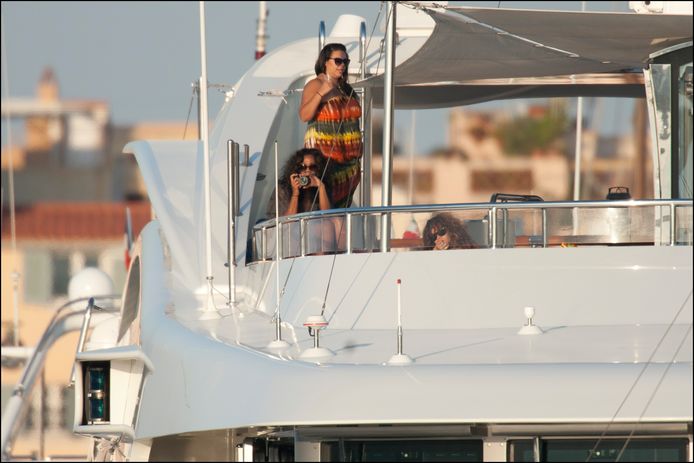 Rihanna op haar jacht in Saint-Tropez