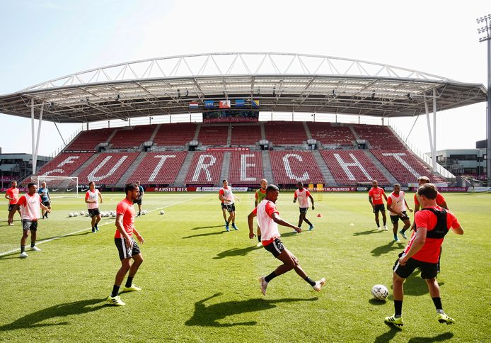 Ook Zorgen Om Stadion Fc Utrecht Na Az Drama Binnenland Ad Nl