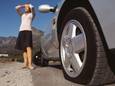 Let bij een lekke band op parkeerplaatsen langs de Franse Autoroute extra goed op