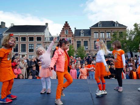 Wapperende vlaggen, aubades en dansjes voor Willem-Alexander: dit was Koningsdag!
