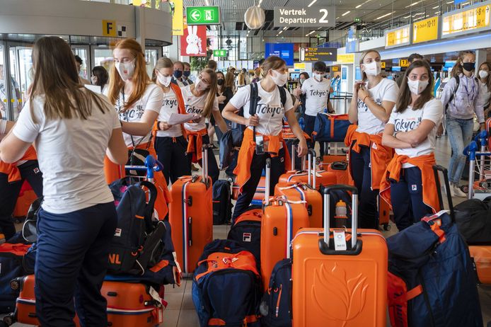 Olympische sporters vertrekken vanaf luchthaven Schiphol naar Tokio.