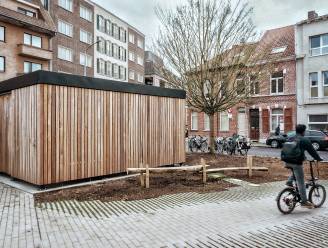Woonerf maakt Hoveniersstraat verkeersveiliger, ook plaats voor nieuwe fietsenstalling
