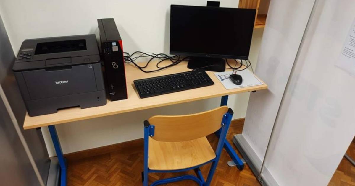 Computerhoekje in Duffels gemeentehuis Duffel hln.be