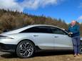 Autokenner Joost Bolle test de Hyundai Ioniq 6: “Heel andere rijervaring dan je krijgt in een hoge SUV of elektrische auto.”