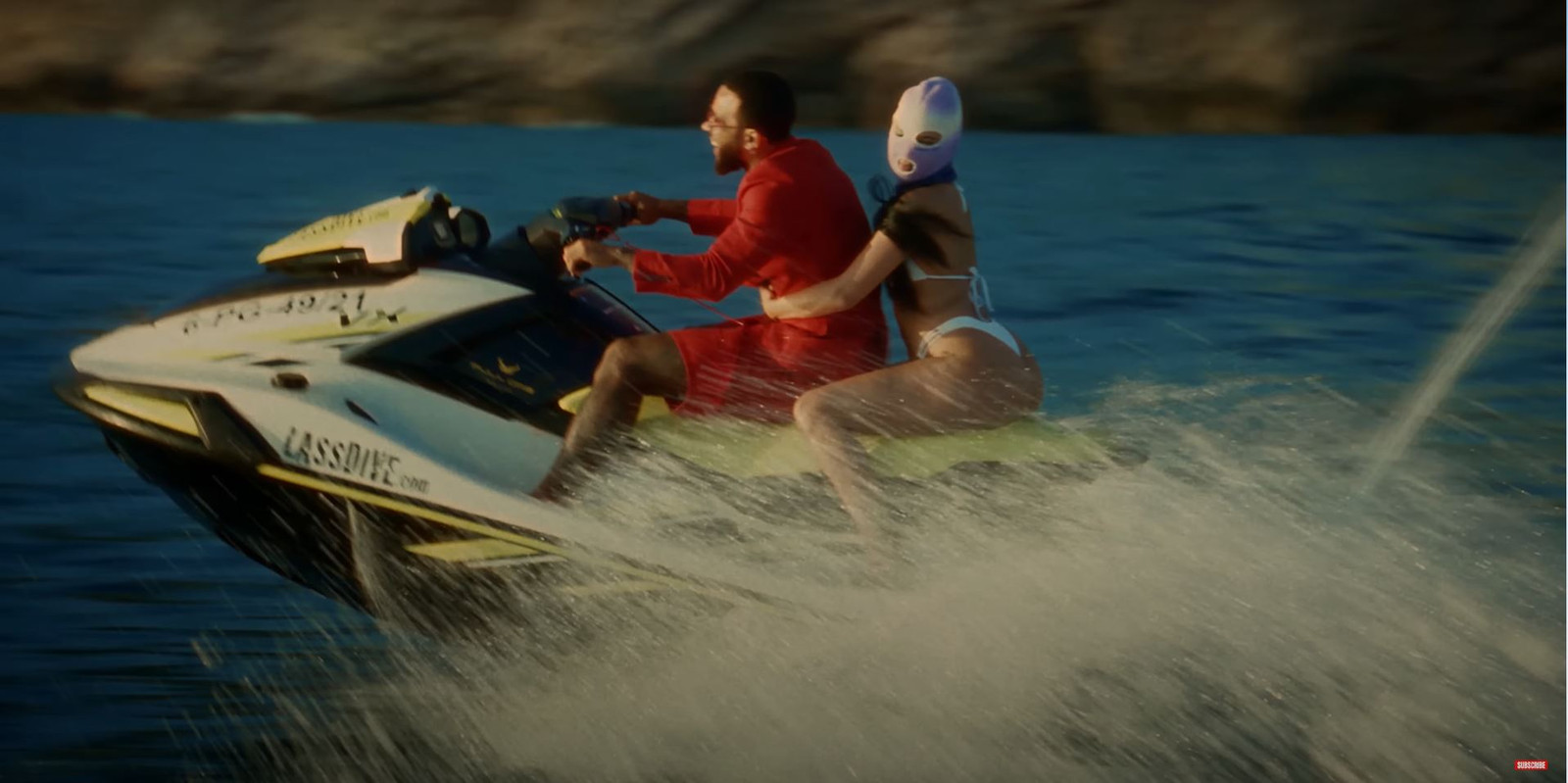 Memphis Depay schittert in de videoclip Tat tat tat.