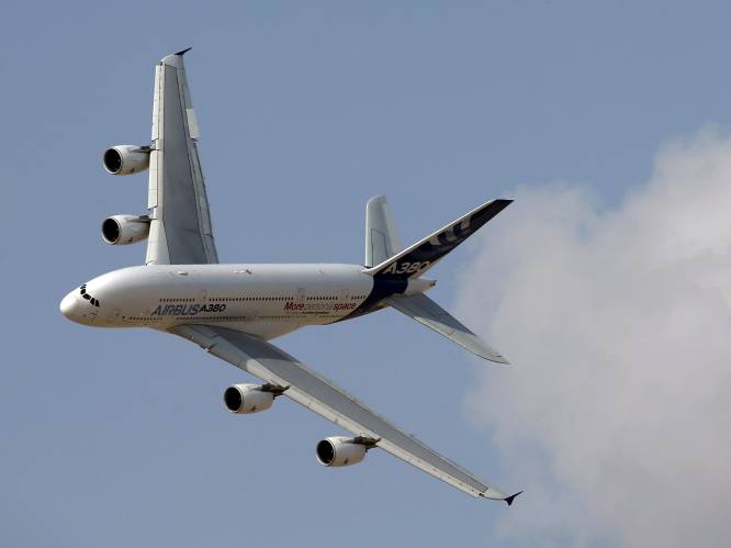 Absolute hoogdag voor spotters: grootste passagiersvliegtuig ter wereld geland op Zaventem