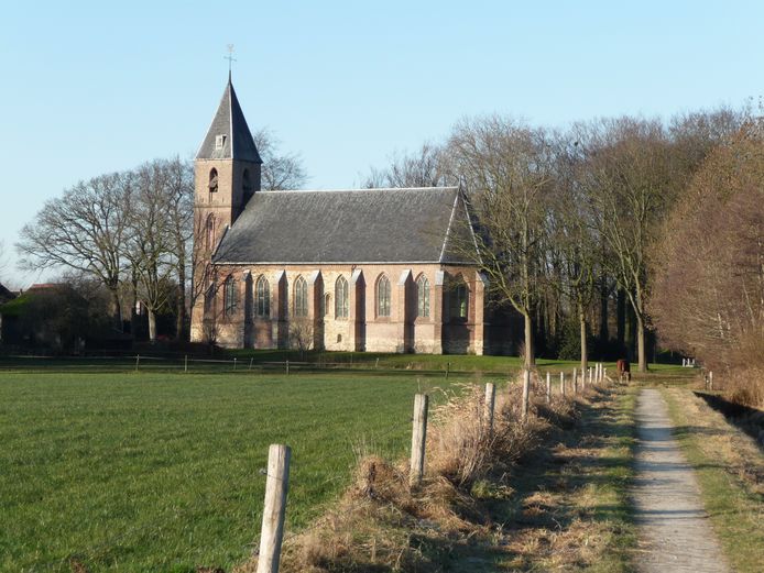 Zoon Jan postte op Facebook ook een foto van de gereformeerde kerk van Ruinerwold-Koekange bij nacht.
