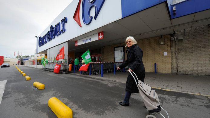L'administrateur délégué de Mestdagh serait même "à deux doigts de renoncer à son projet de reprise de 20 magasins Carrefour".