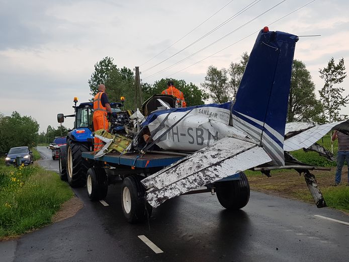 Het vliegtuigje waar Fred Corporaal in zat crashte afgelopen dinsdag in een weiland in Stolwijk.